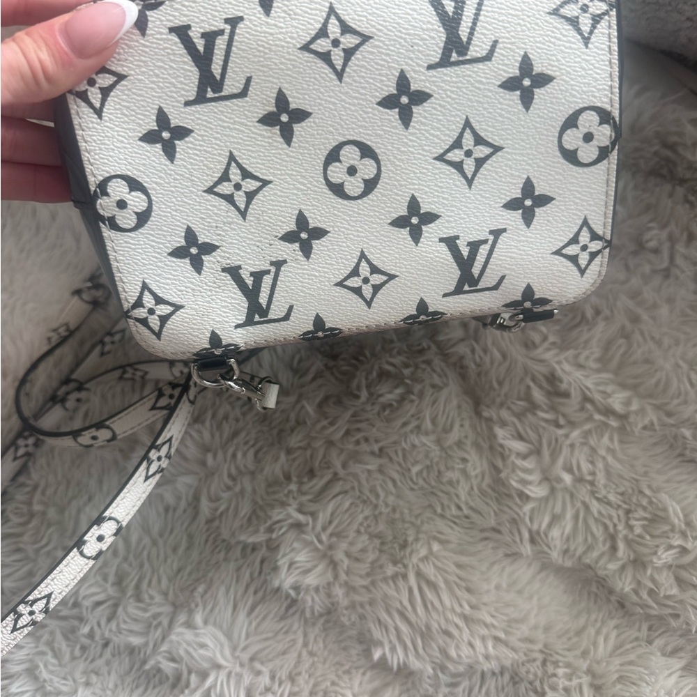 Louis Vuitton Black Patent & White Monogram Mini Backpack - Picture 7 of 12